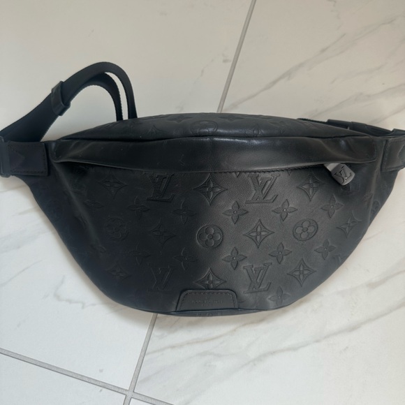 Authentic Louis Vuitton Discovery Bumbag - Picture 3 of 6